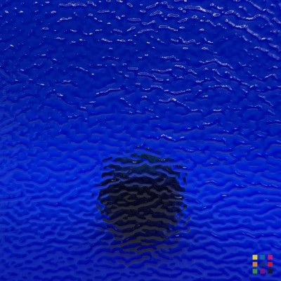 W Ripple 1118 azul cobalto oscuro 82x107cm