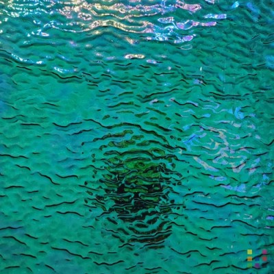 W Ripple 25 IRID verde azulado iridiscente 82x107cm