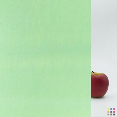 W96 Opalescente 96-06 verde pálido 82x107cm