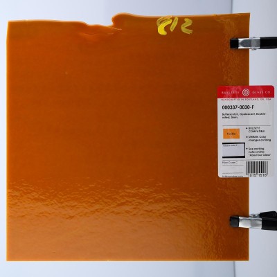 B Opalescent 0337-30 butterscotch 51x89cm Striker* B Opalescent 0337-30 butterscotch 51x89cm Striker*